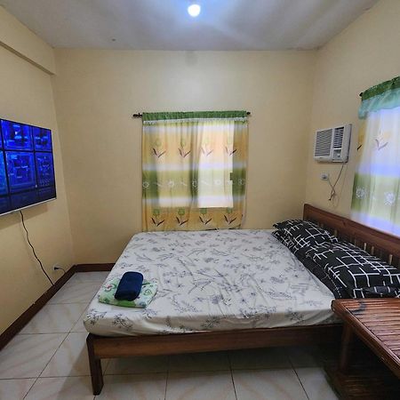 Larosa Hostel Puerto Princesa Ngoại thất bức ảnh